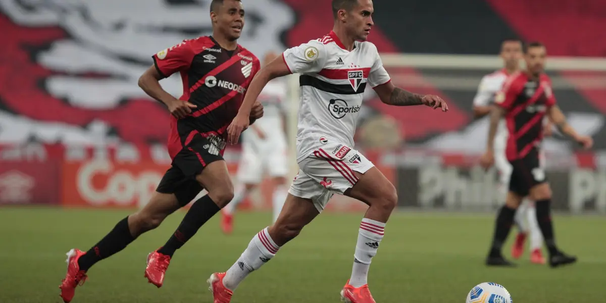 São Paulo enfrenta campeão da Copa Sul-Americana no duelo de desesperados no Brasileirão