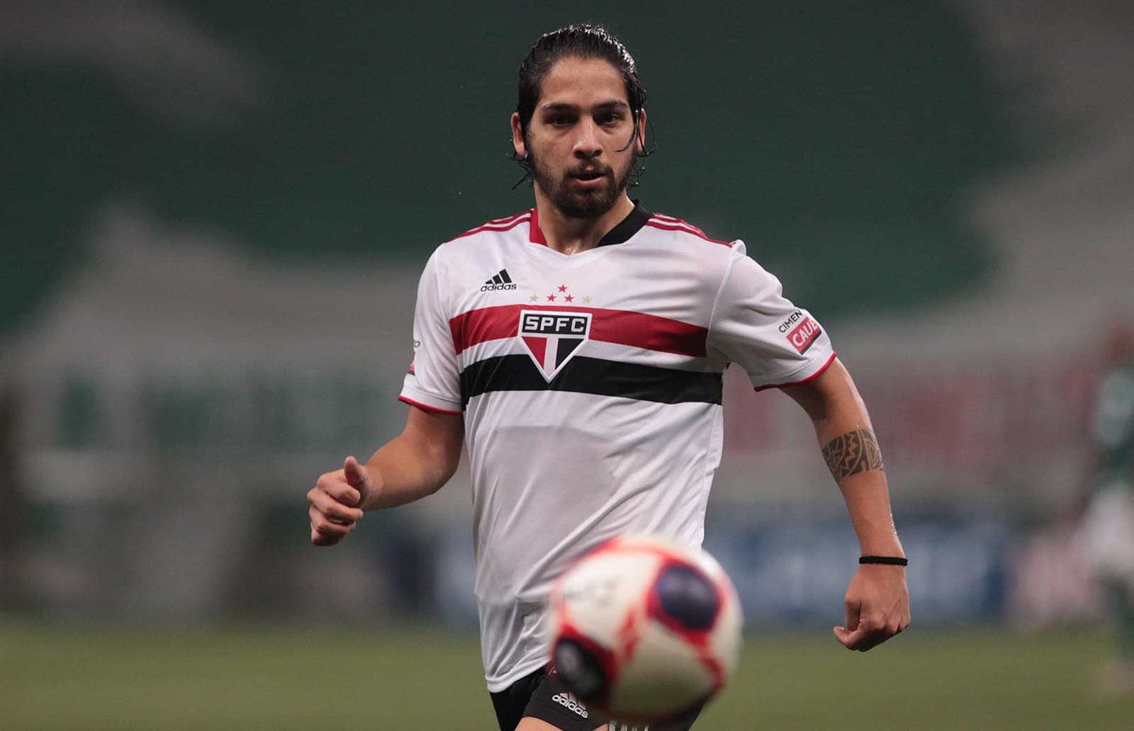 São Paulo venceu pelo Brasileirão e Martín Benítez voltou a jogar após polêmica com Hernán Crespo