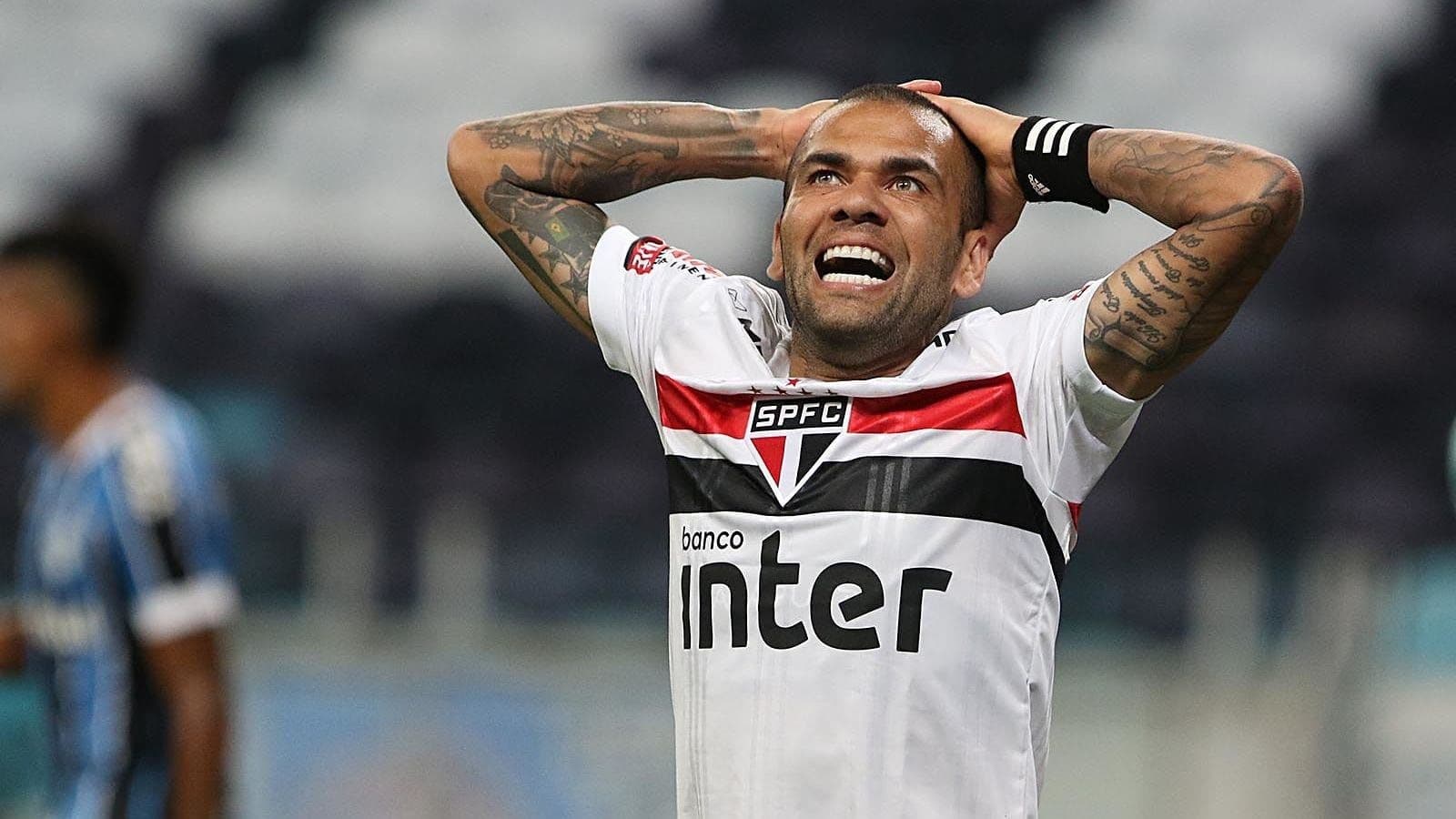 Segundo a imprensa espanhola, Daniel Alves irá depor novamente