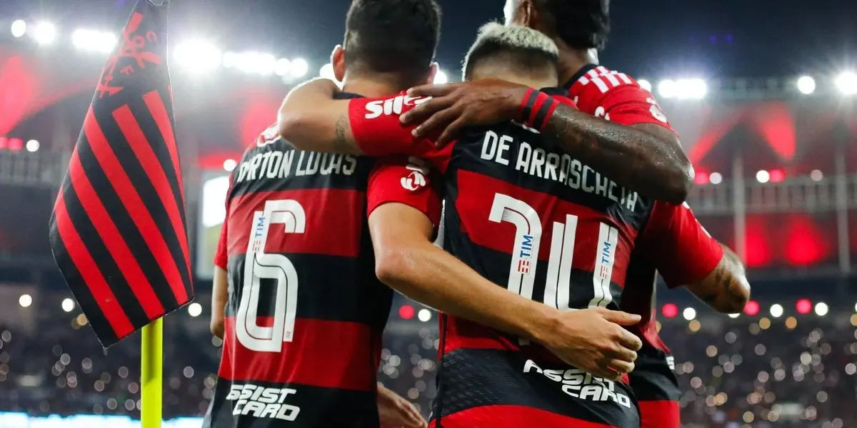 Segundo publicação, o zagueiro David Luiz ficou balançado com oferta do exterior