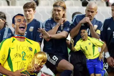 Não foi Bielsa! O verdadeiro motivo da Argentina ter tremido em enfrentar o Brasil em 2002