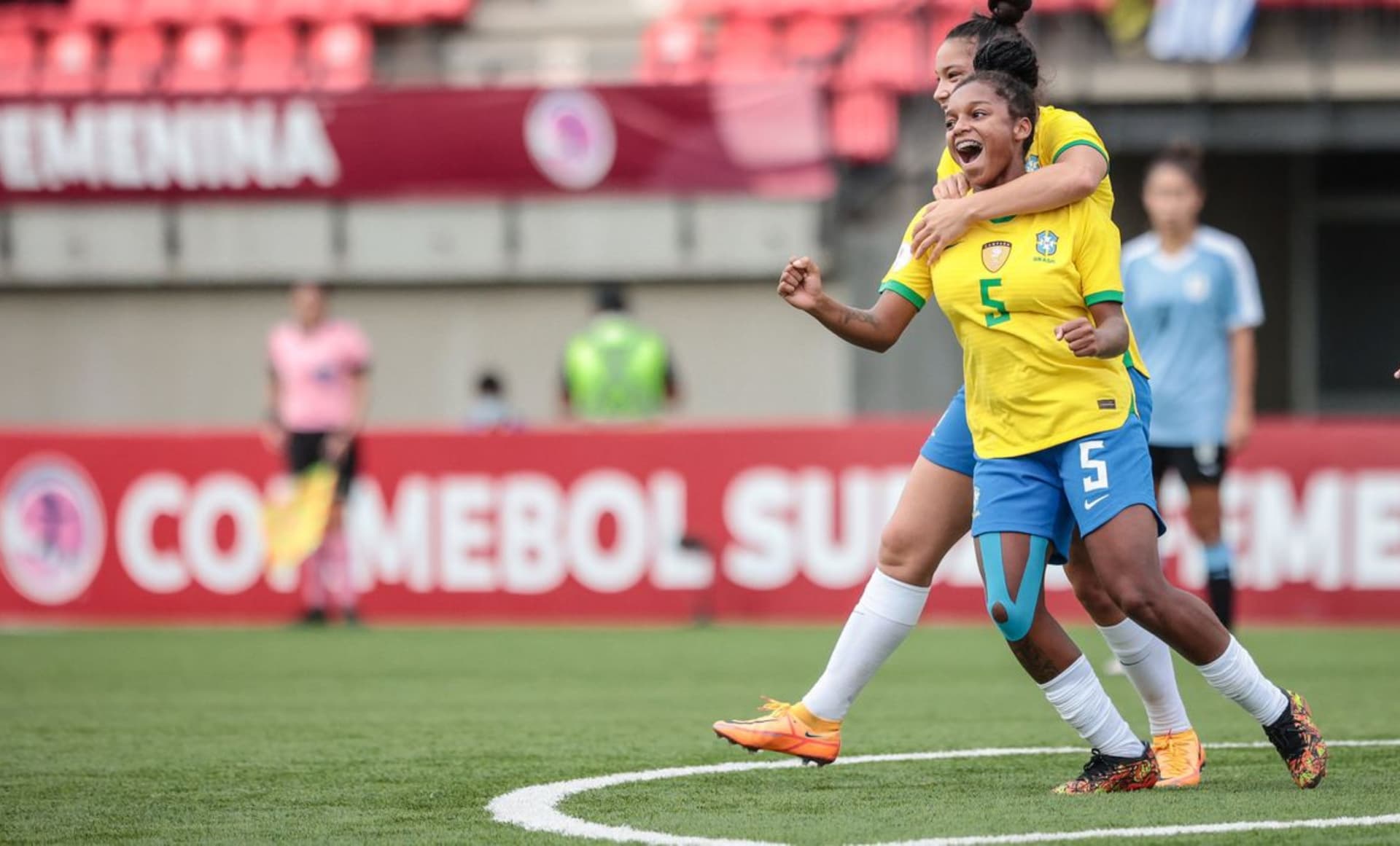 Seleção canarinho venceu o Uruguai por 1 x 0 na final