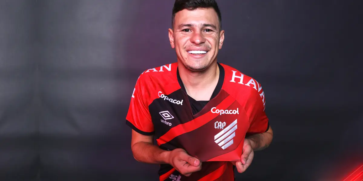 Sem espaço no clube carioca, Hugo Moura reforça a equipe paranaense