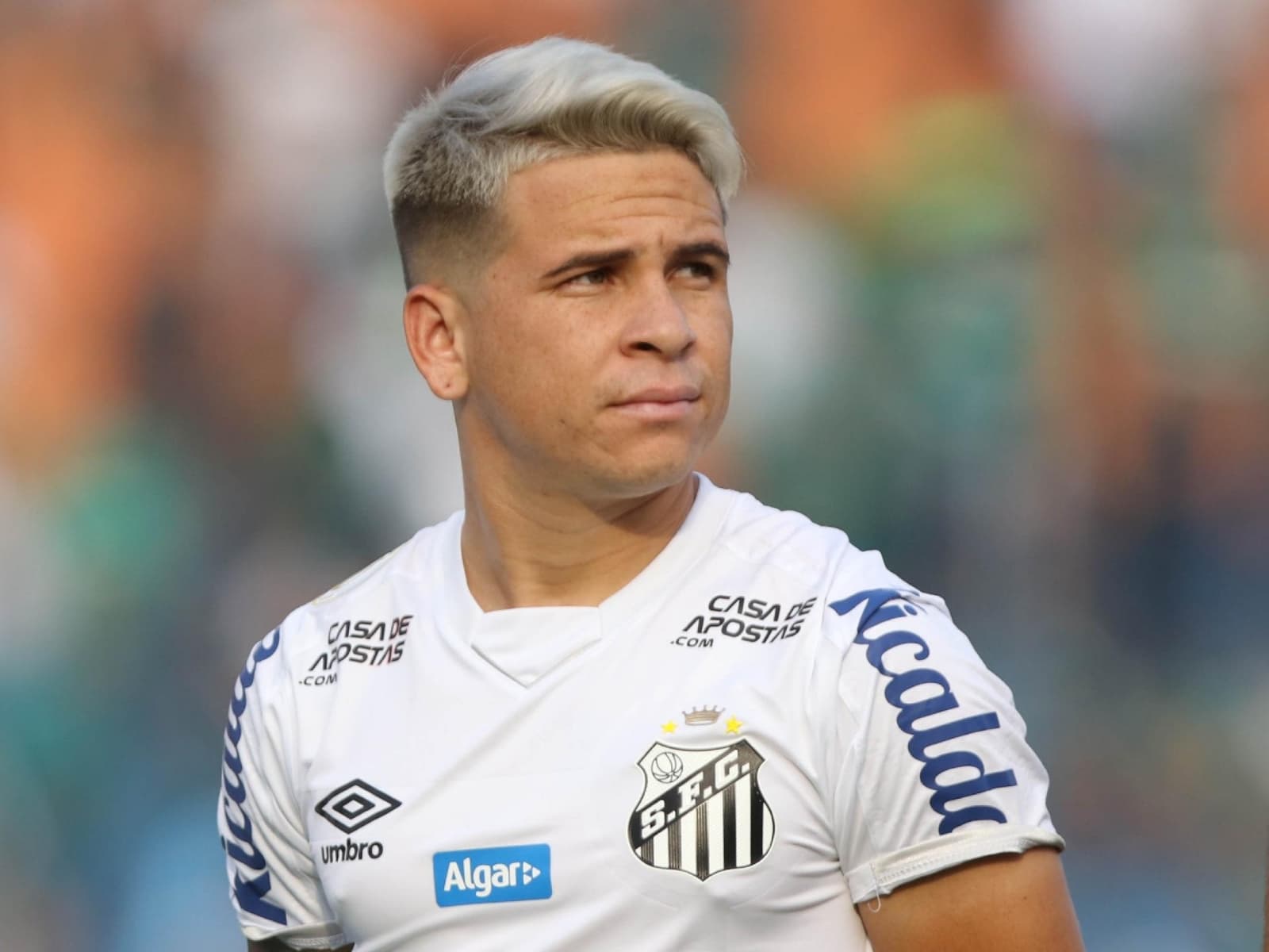 Semanas depois da decisão, o atacante desabafa sobre a perda do título