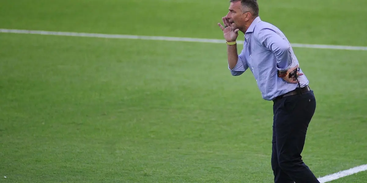 Seria a sua primeira experiência no futebol verdeamarela.