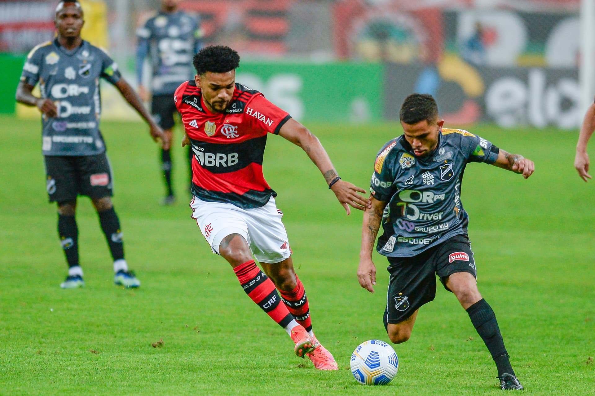 Setor defensivo tem sido a grande preocupação do Flamengo na temporada