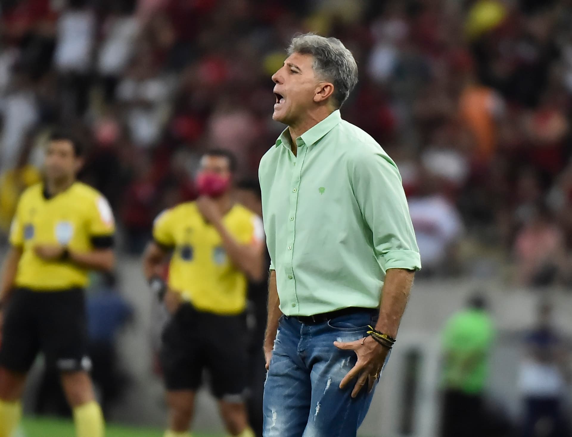 Situação do técnico com a torcida está insustentável