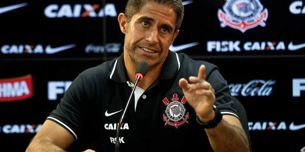 Sylvinho volta ao Corinthians, dessa vez como técnico