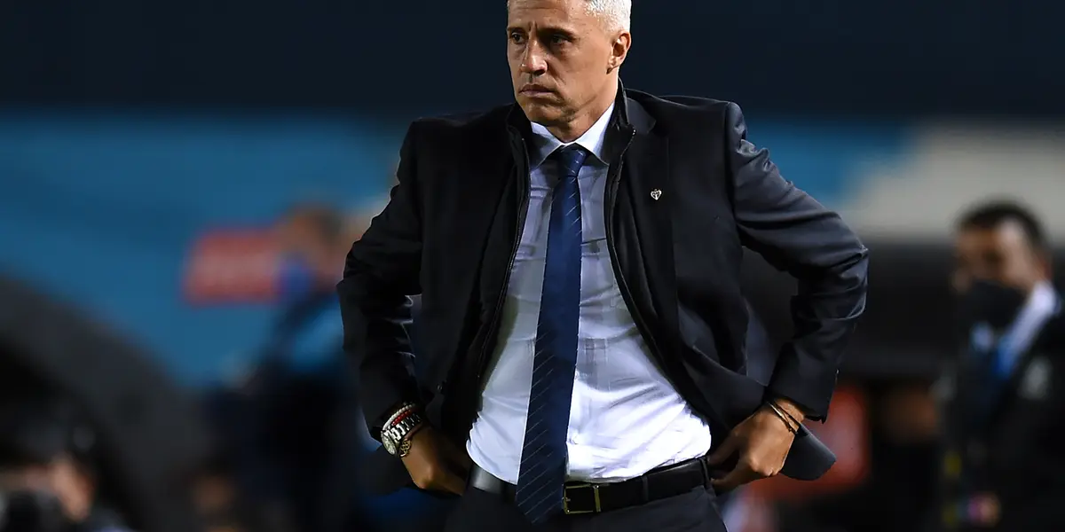 Técnico argentino cobra valores da rescisão de contrato