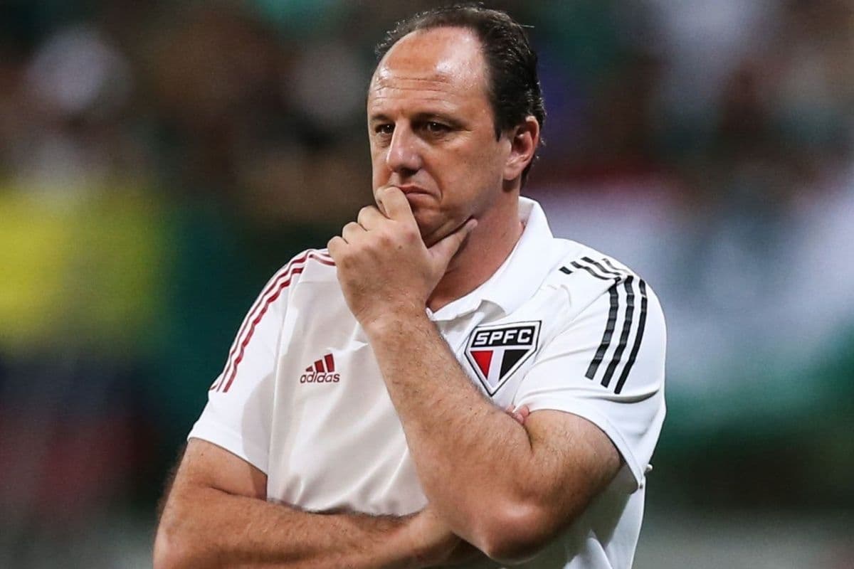 Técnico definiu quem o time vai contratar para o resto da temporada