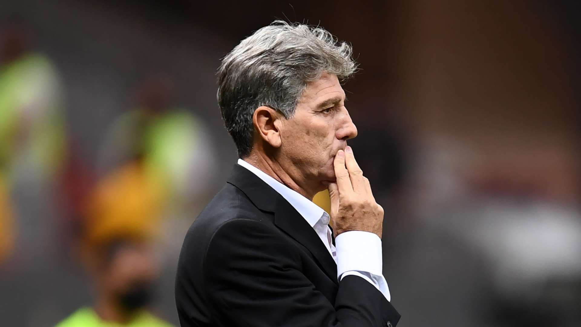 Técnico falou da guerra que os clubes tem travado nos bastidores