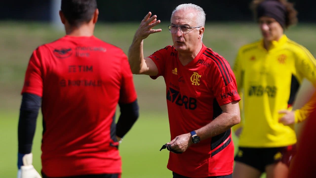Técnico lamentou a derrota, mas enalteceu o grupo que disputará duas finais no mês de outubro