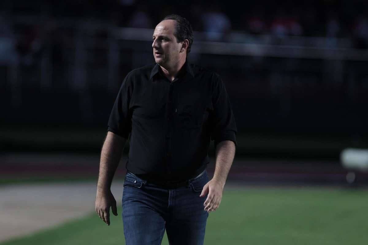 Técnico pediu a permanencia do jogador