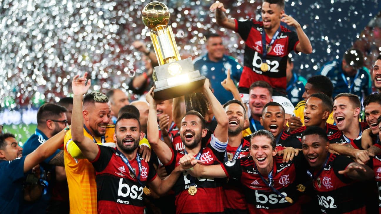 Técnico português busca outro jogador, que ele mesmo pediu a contratação na época do rubro-negro