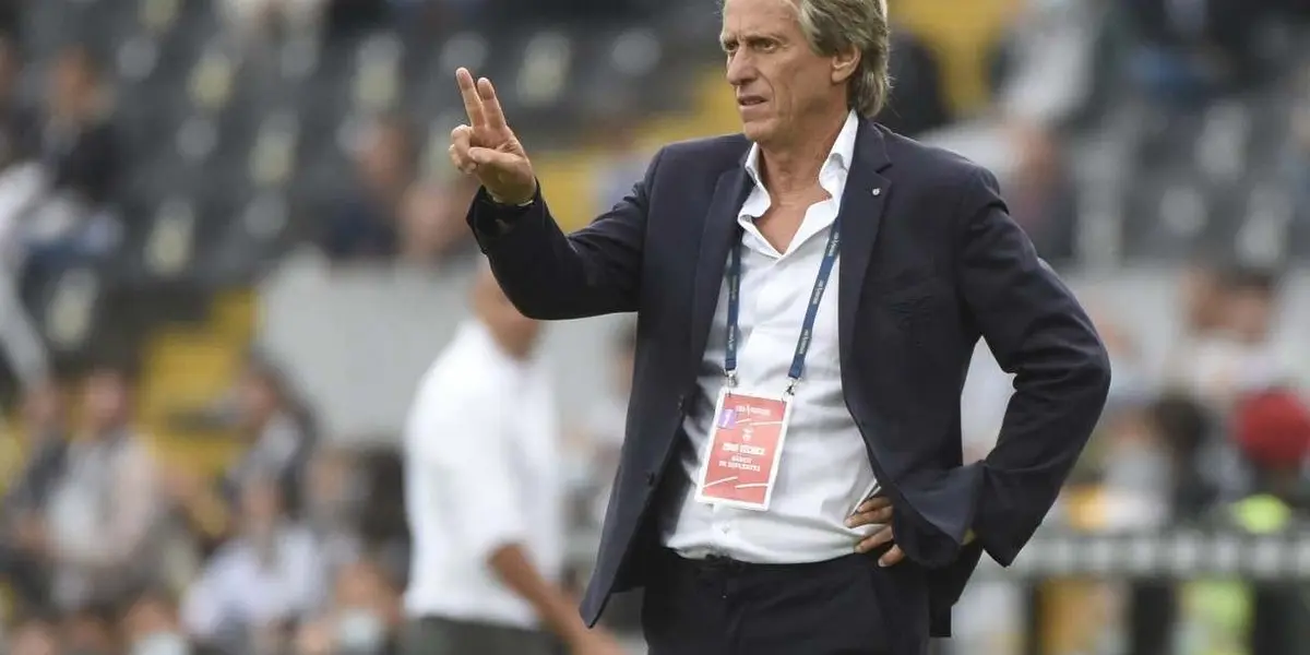 Técnico português ouve "não" após ser oferecido por empresário