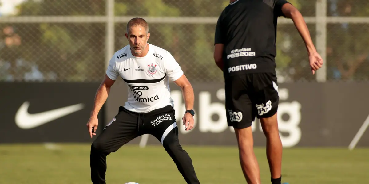 Técnico se rendeu a jogador ao longo da entrevista coletiva