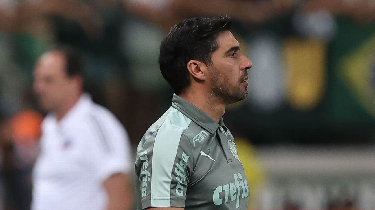 Técnico sofreu forte pressão de torcedores após escalar time reserva contar o São Paulo na última quarta-feira (17)