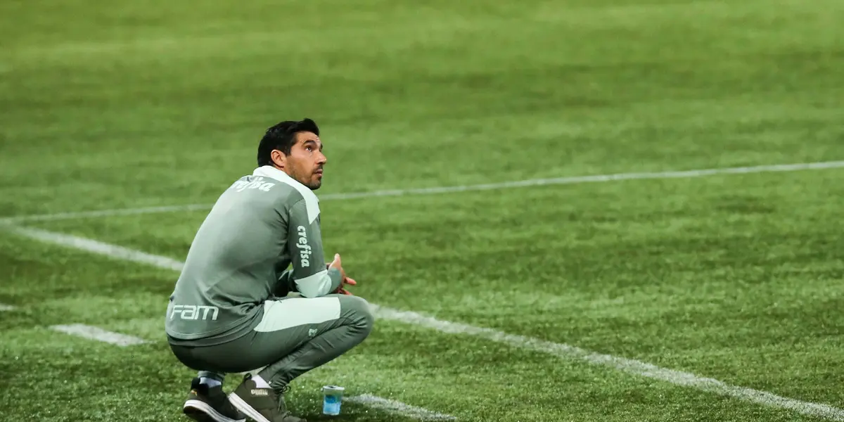 Técnico vive pressão no clube e semifinal da Libertadores pode selar seu futuro