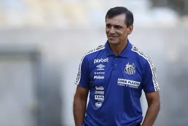 Técnico volta a trabalhar após demissão no Santos
