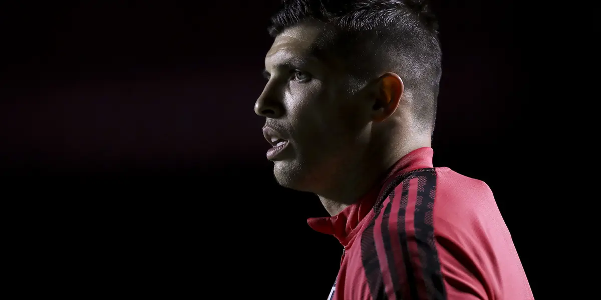 Tiago Volpi teve partida muito criticada pelos torcedores nas redes sociais que pedem um novo goleiro no São Paulo