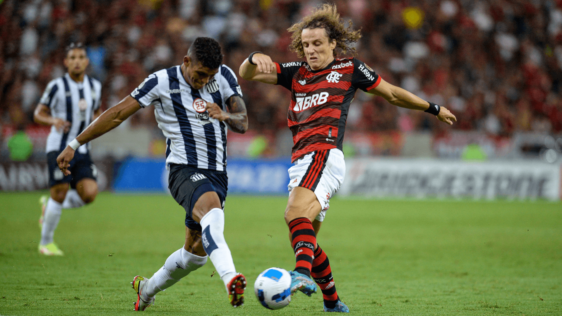 Time argentino vive má fase, mas tem esperanças em seu camisa 10