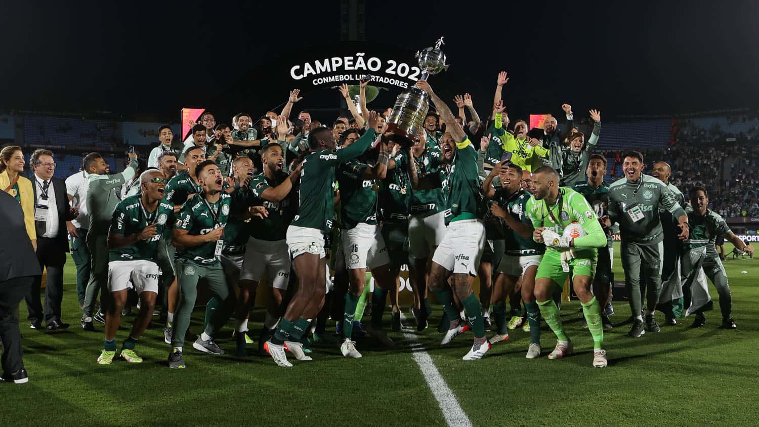 Time europeu que procurou jogador no ano passado volta a tentar sua contratação