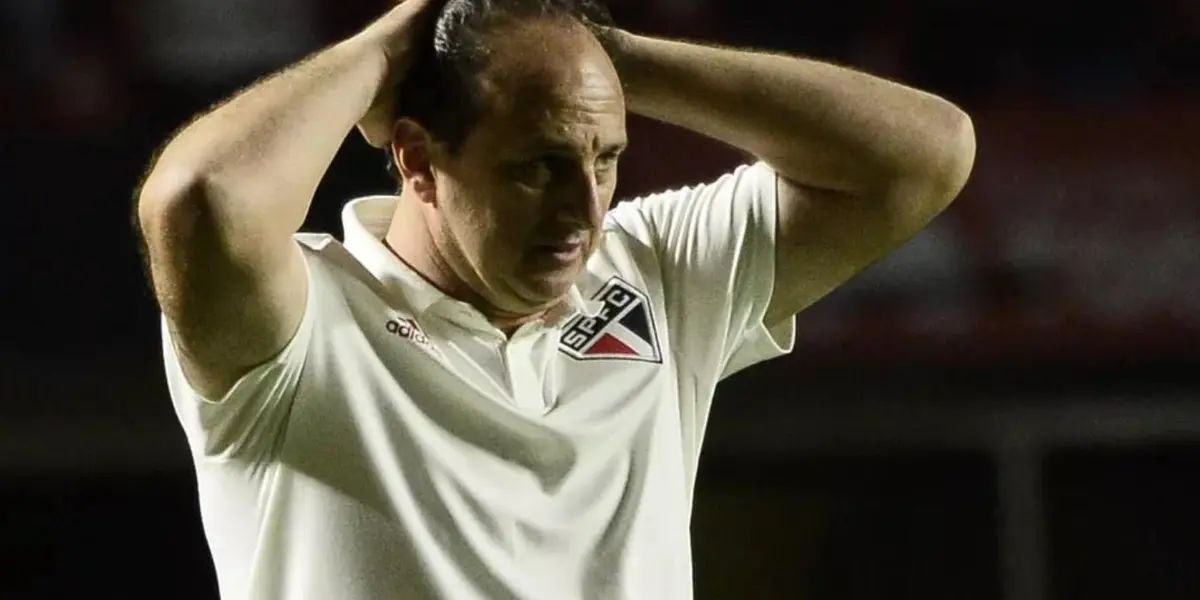 Time fez de tudo para ter reforço mas tomou chapéu