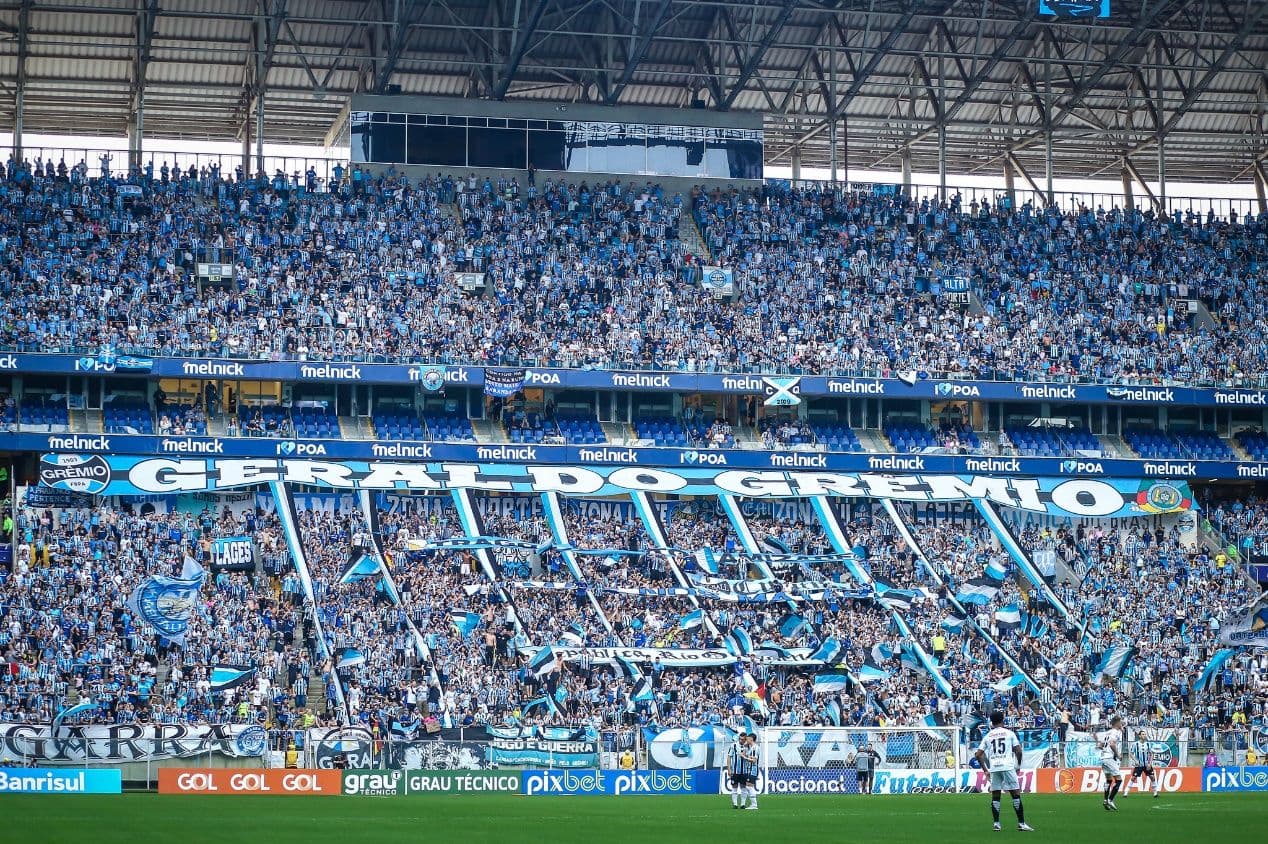 Time foi campeão após show de equipe de Roger Machado na Recopa