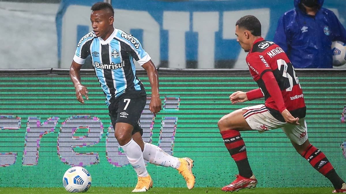Time mexicano quer tirar estrela do Grêmio