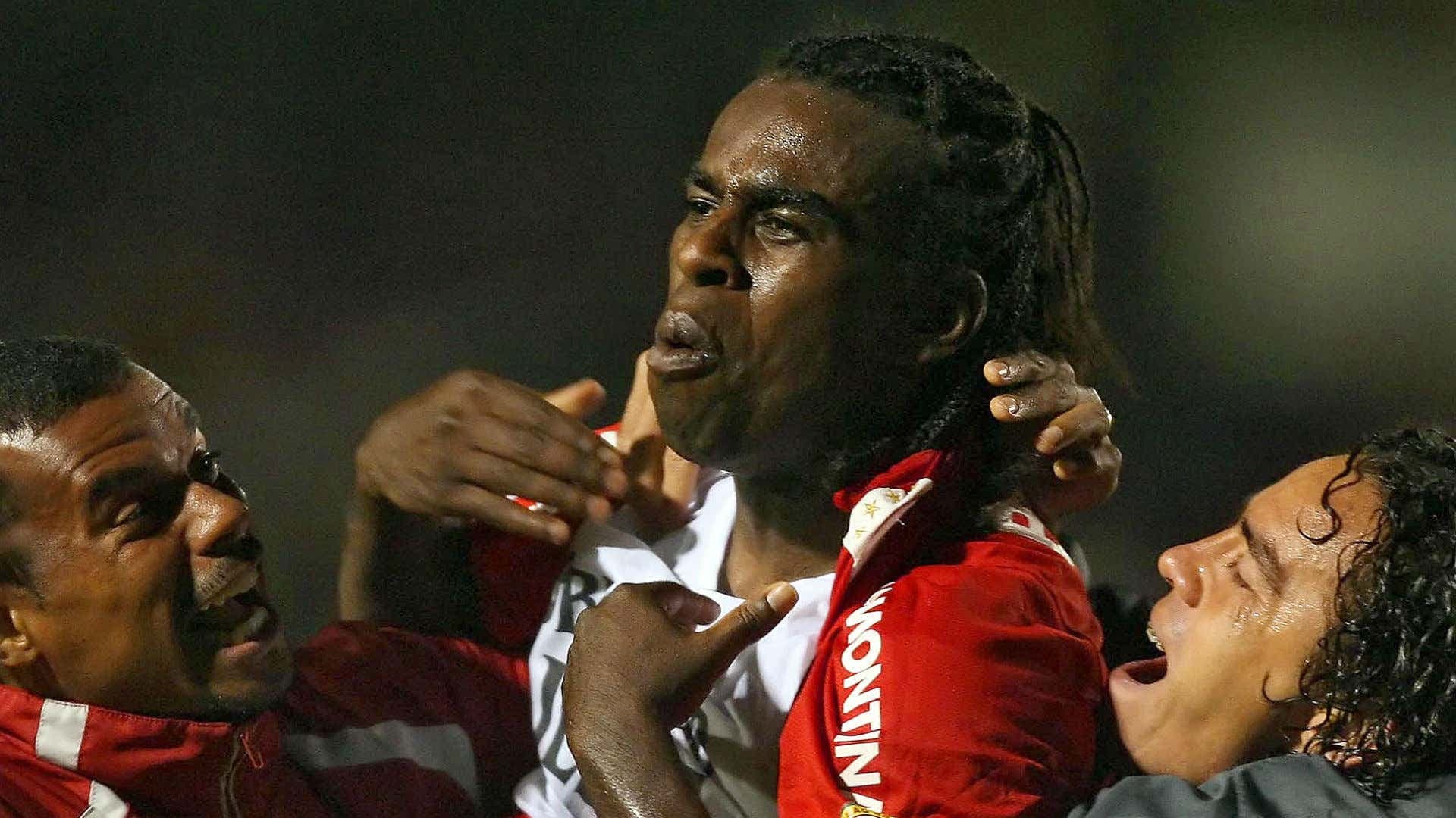 Tinga curte mais sua vida em seu novo emprego do que quando era o astro do futebol e campeão da Copa Libertadores