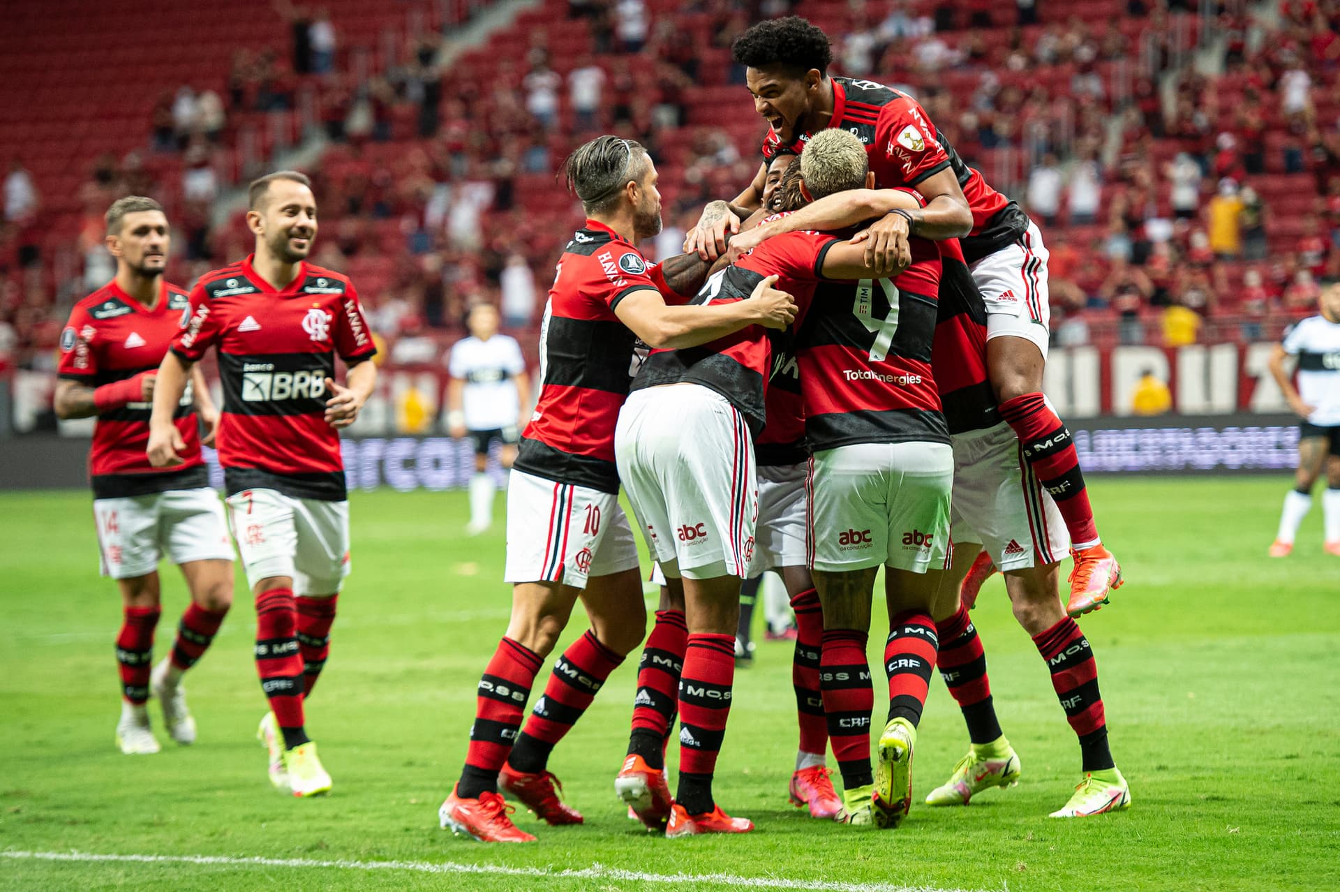 Tite revelará a lista de convocação para os jogos de outubro nessa sexta-feira (24) e Flamengo terá recorde