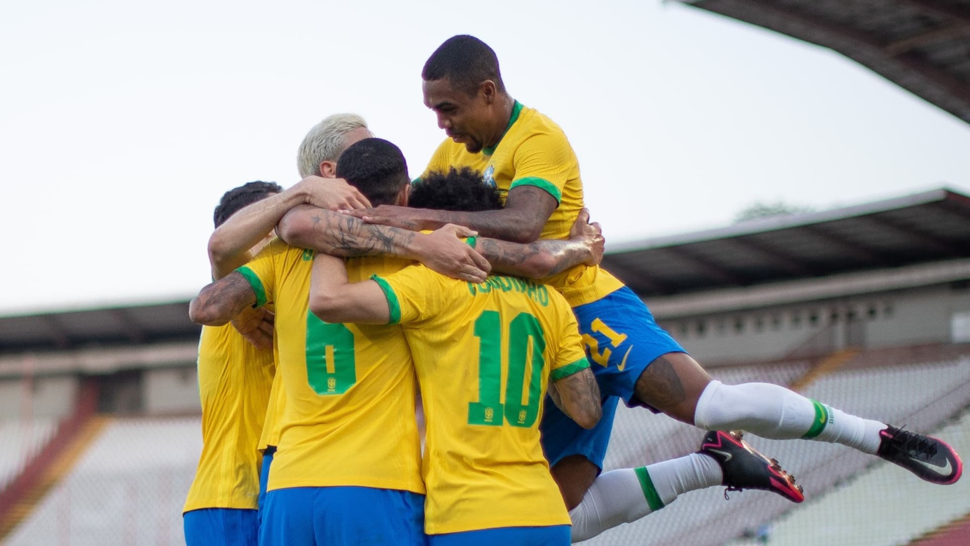 Tite teve problemas para montar a lista para essa data FIFA