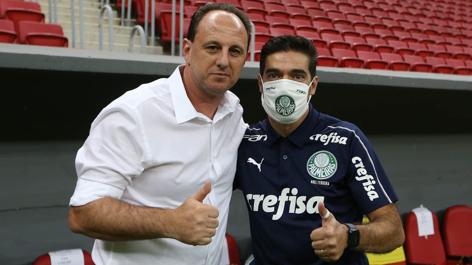 Torcedores apontaram que Abel Ferreira gosta de ajudar o São Paulo, memso treinando o Palmeiras