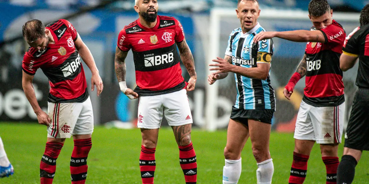 Torcedores do Flamengo não perdoaram Rafinha após ser rebaixado com o Grêmio para a Série B do Campeonato Brasileiro