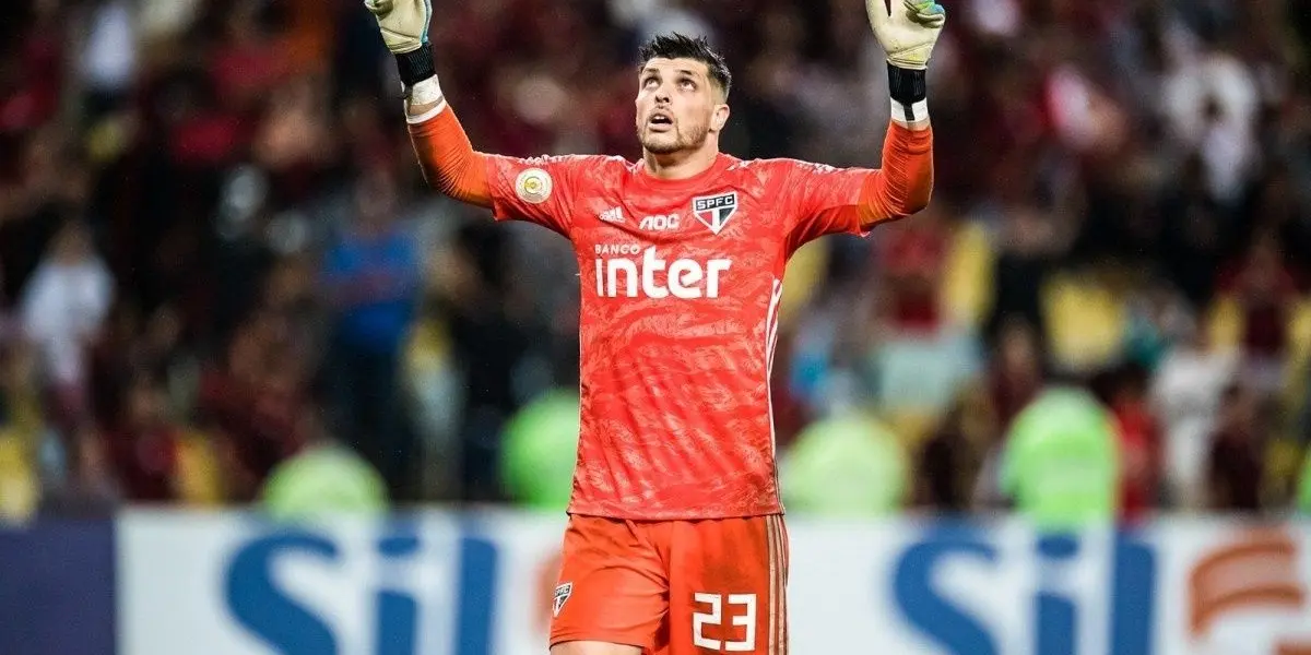 Torcedores escolheram o goleiro como vilão em mais um jogo sem vitória