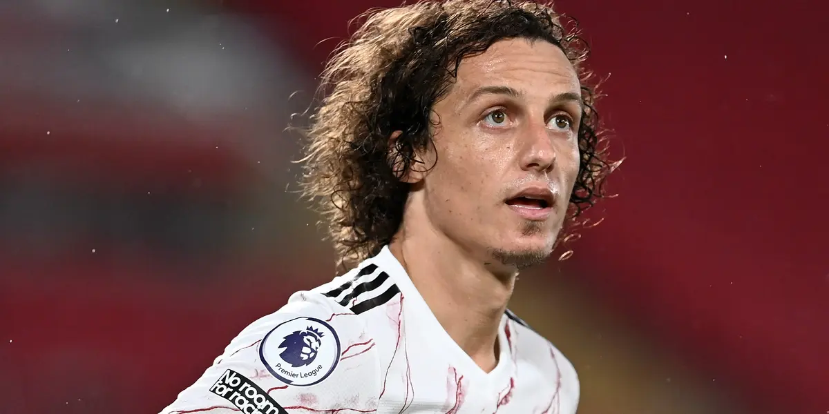 Torcedores pedem a entrada do Corinthians na briga com Flamengo pela contratação de David Luiz