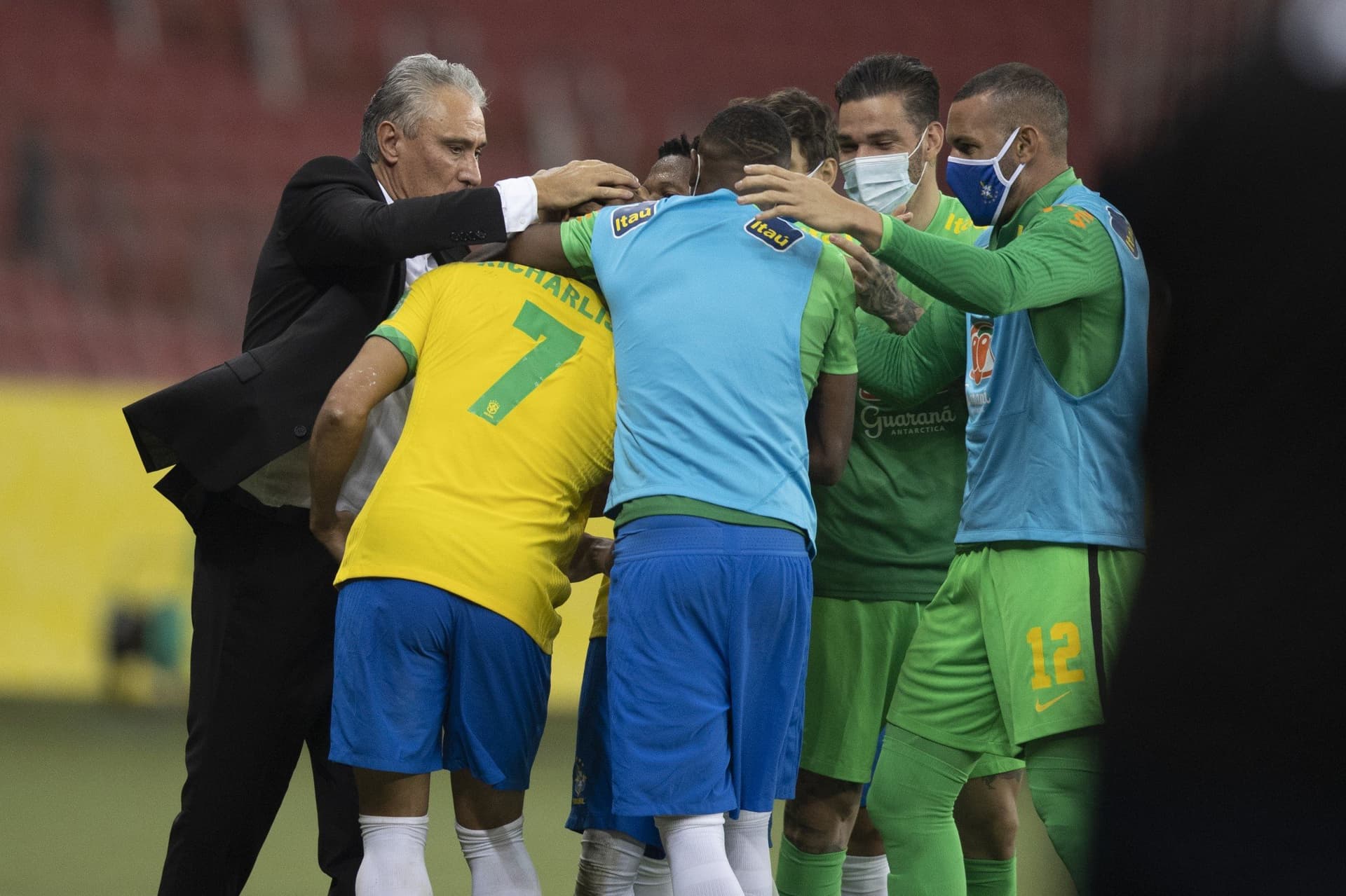 Torcedores vaiaram um dos nomes da Seleção quando apareceu no telão do estádio