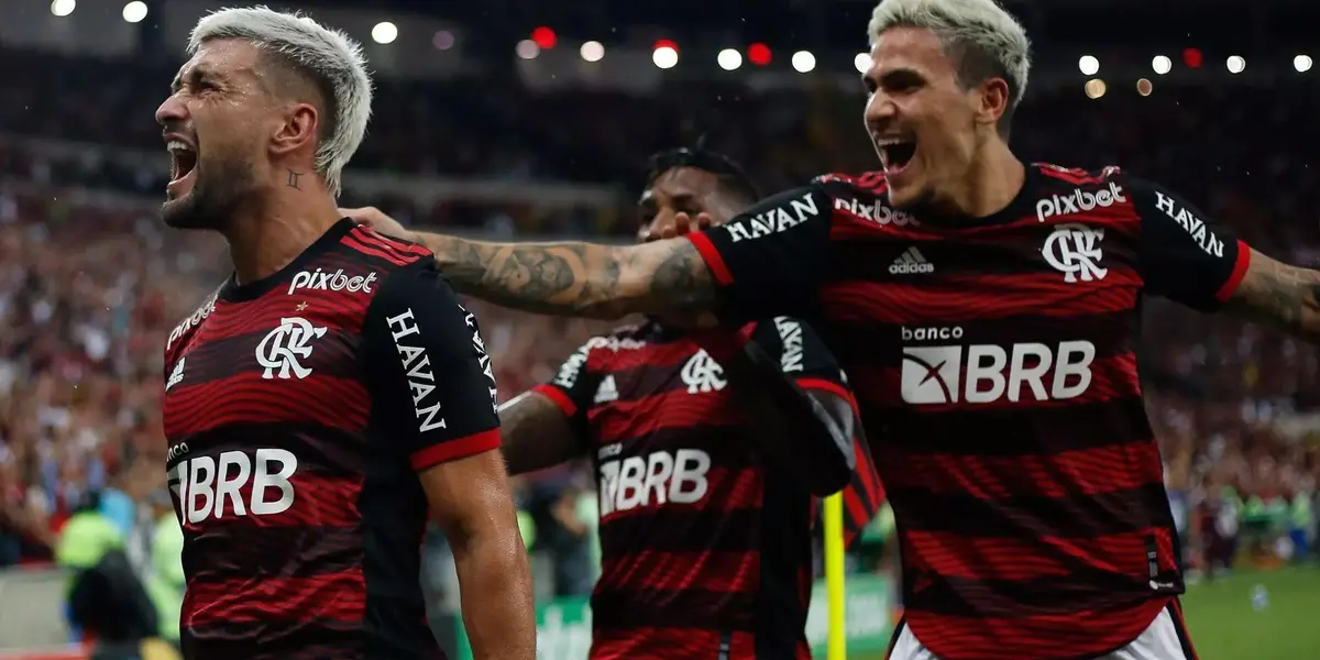 Torcida do Corinthians foi a internet pedir pela contratação do ídolo rubro-negro