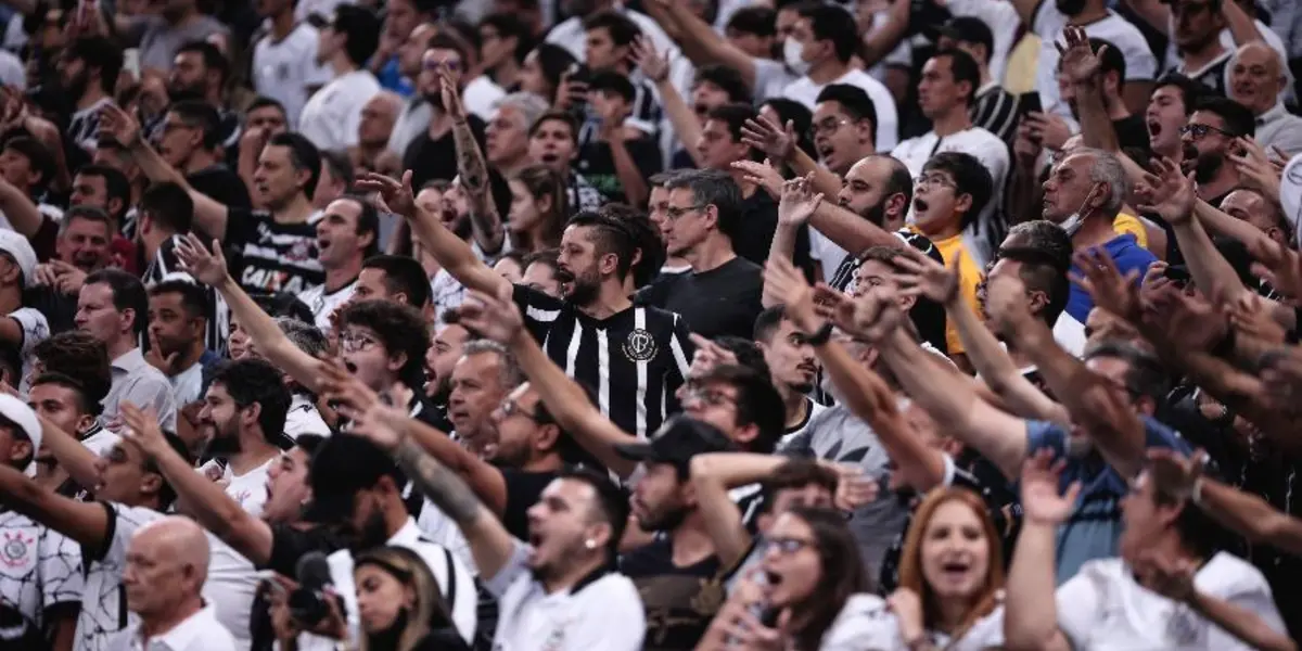 Torcida do Corinthians se irrita com a diretoria (Foto: Corinthians)