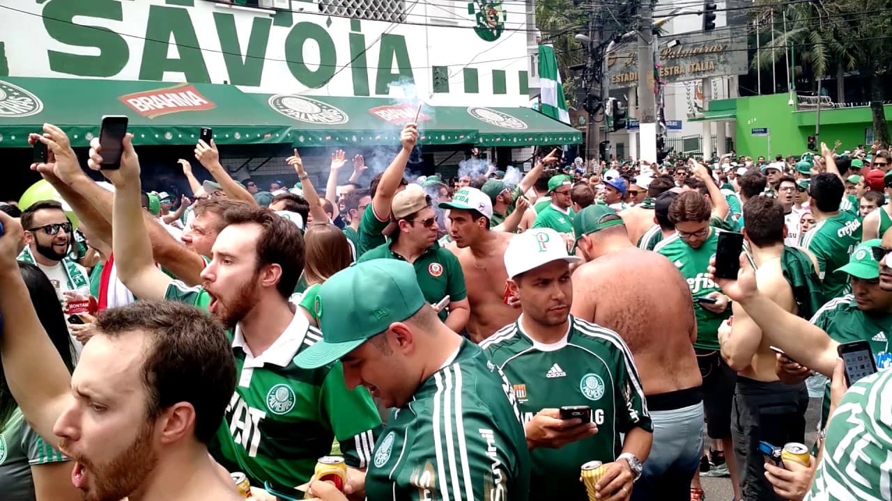 Torcida e jogador entraram em atrito desde a semana passada