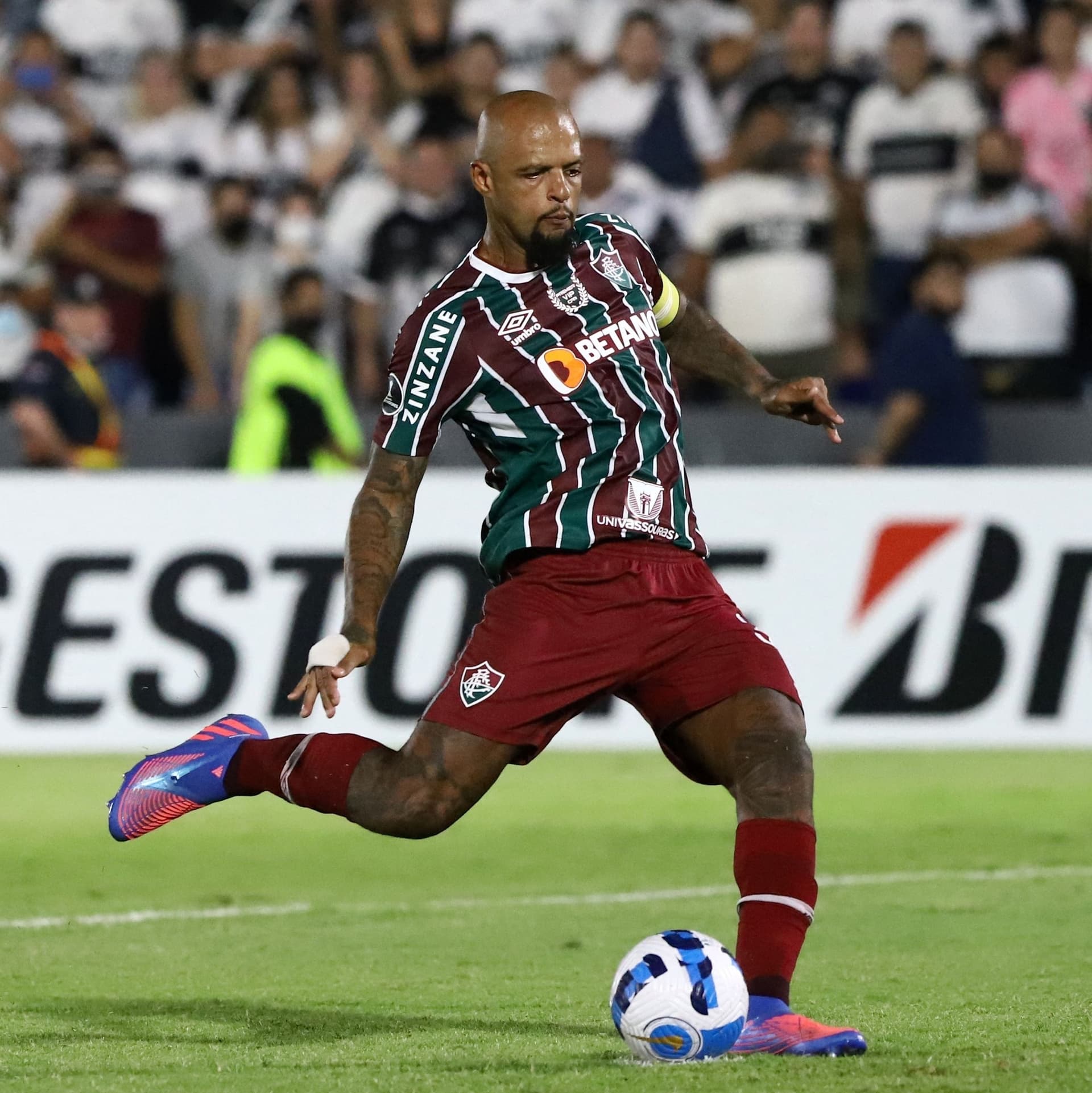 Torcida tem implorado por retorno de Felipe Melo ao Palmeiras