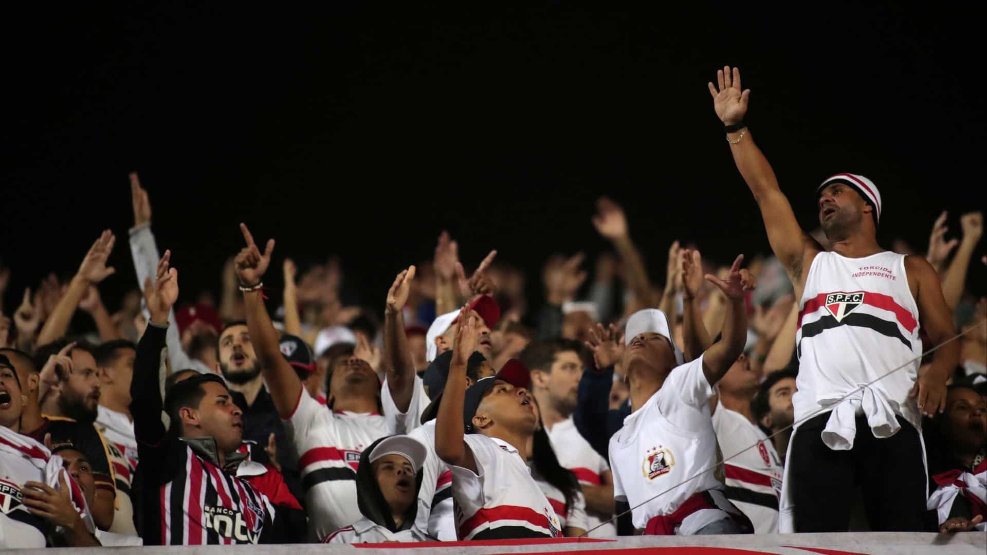 Torcida tem se revoltado com as atitudes da diretoria e agora tem uma nova rusga