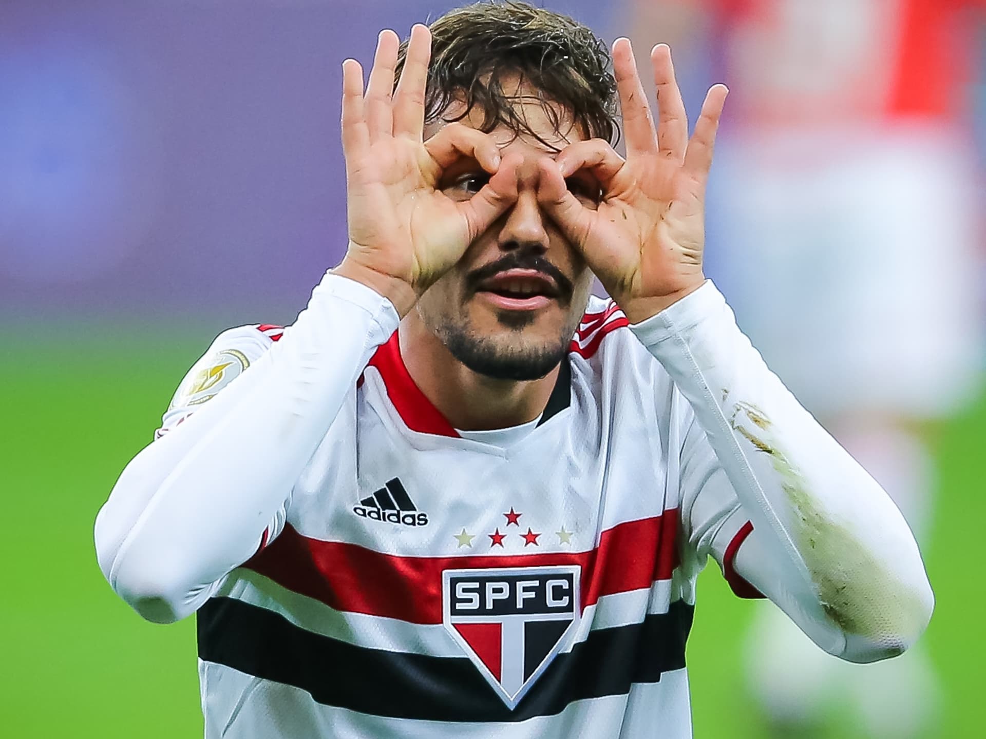 Tottenham quer tirar Igor Gomes do São Paulo e troca com Lucas Moura é colocada em pauta