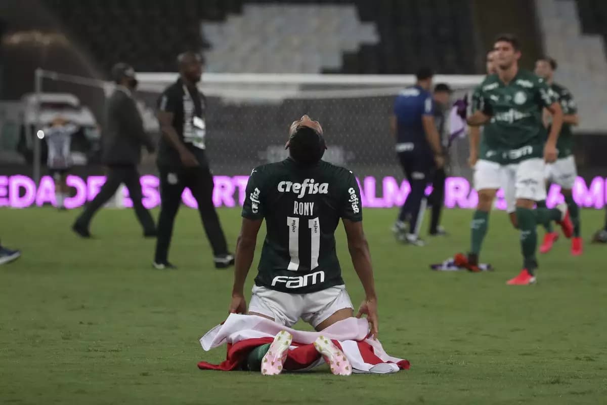 Treinador Abel Ferreira teve retornos importantes para o jogo
