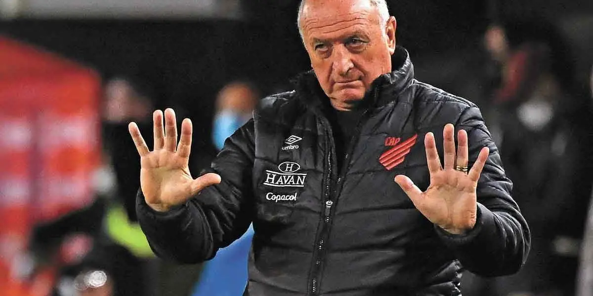 Treinador deixou jogador 1 mês sem jogar