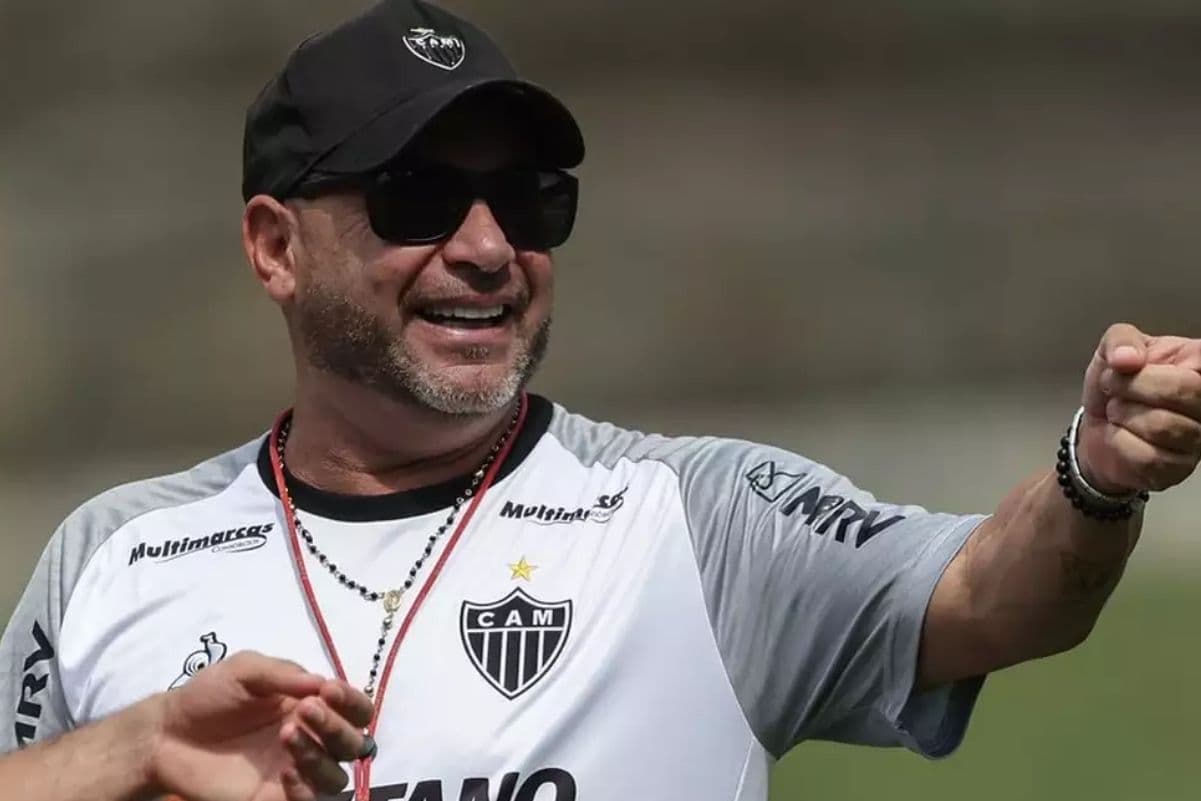 Treinador do Galo se manifestou sobre a torcida após vitória sobre o Dragão