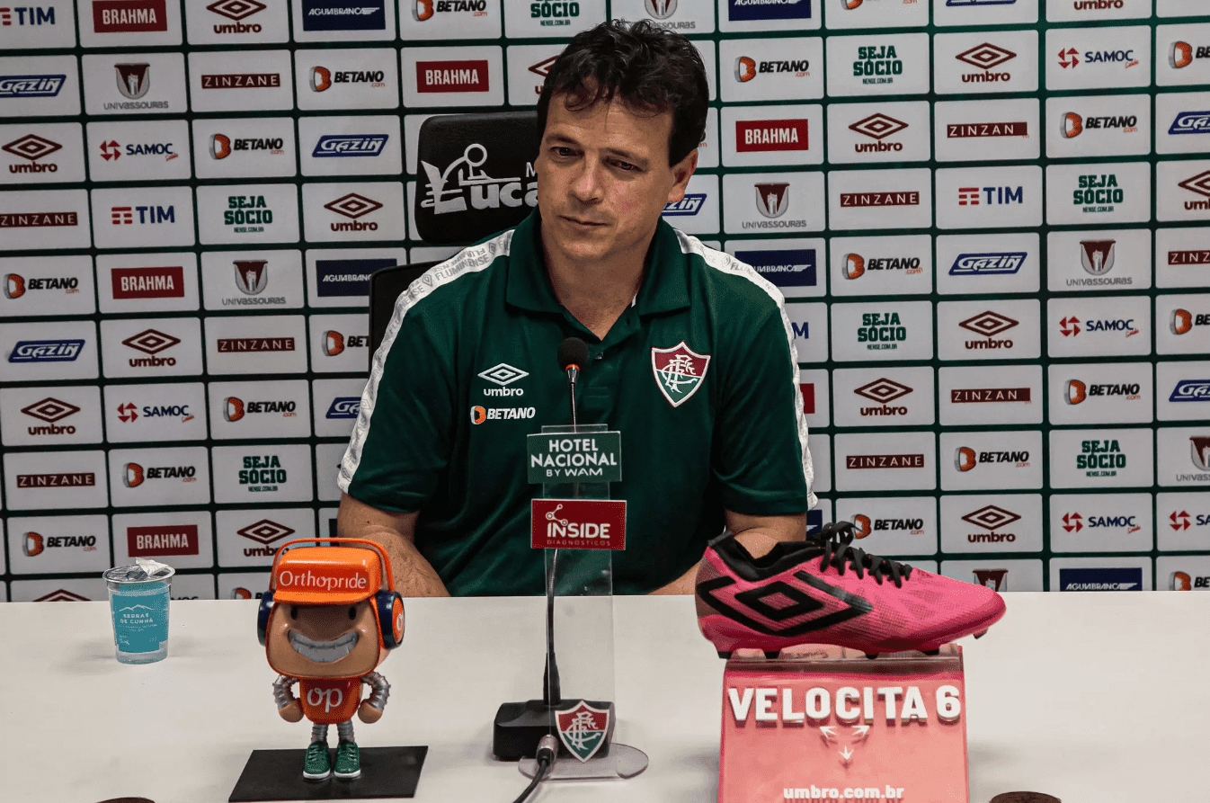 Treinador do tricolor carioca concordou com expulsão de seu jogador