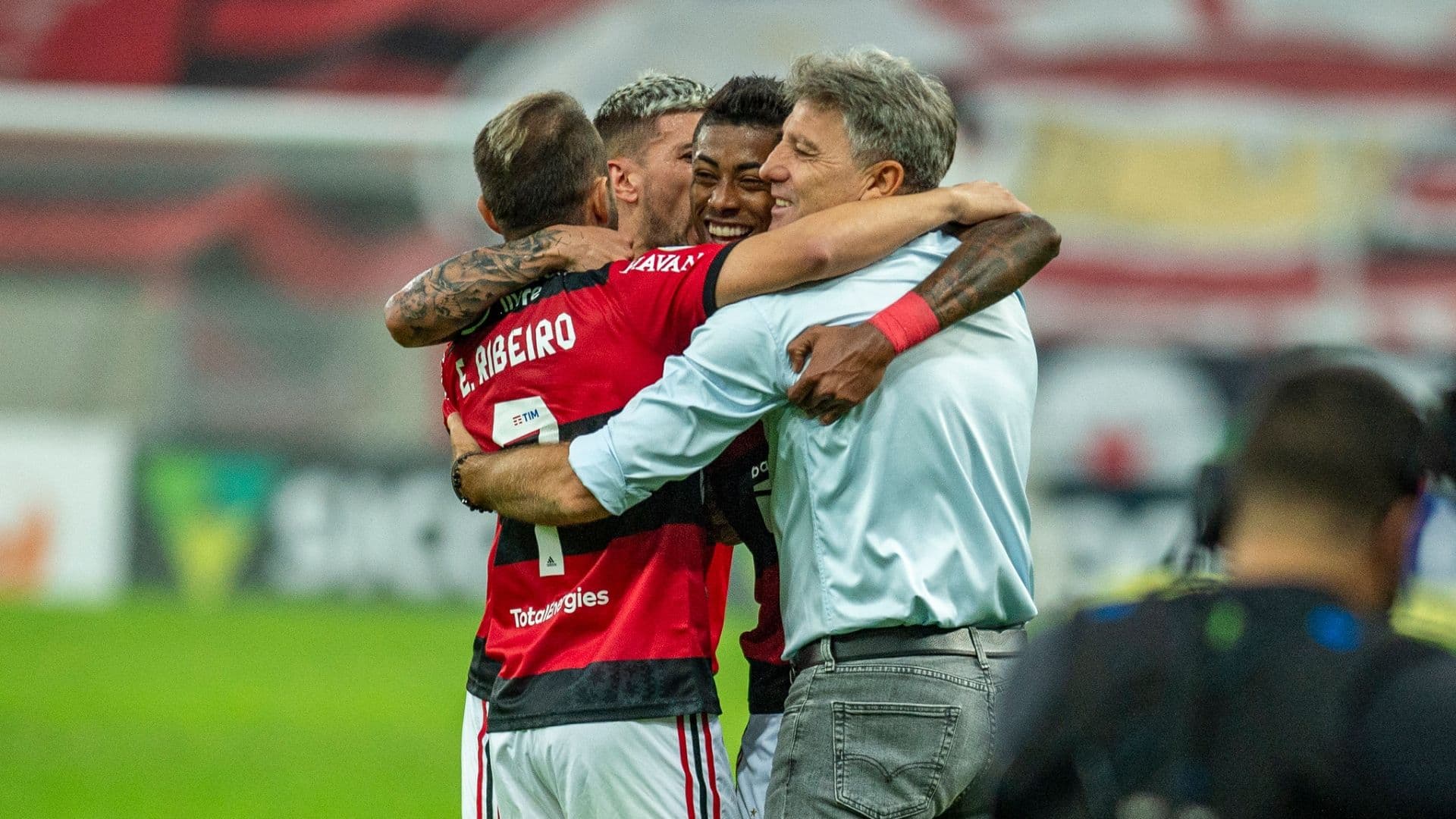 Treinador falou durante coletiva de imprensa que teve conversa com atleta recém chegado e definiu a posição dele