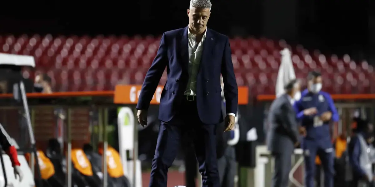 Treinador falou sobre a grande pressão pelos maus resultados do clube no Brasileirão 