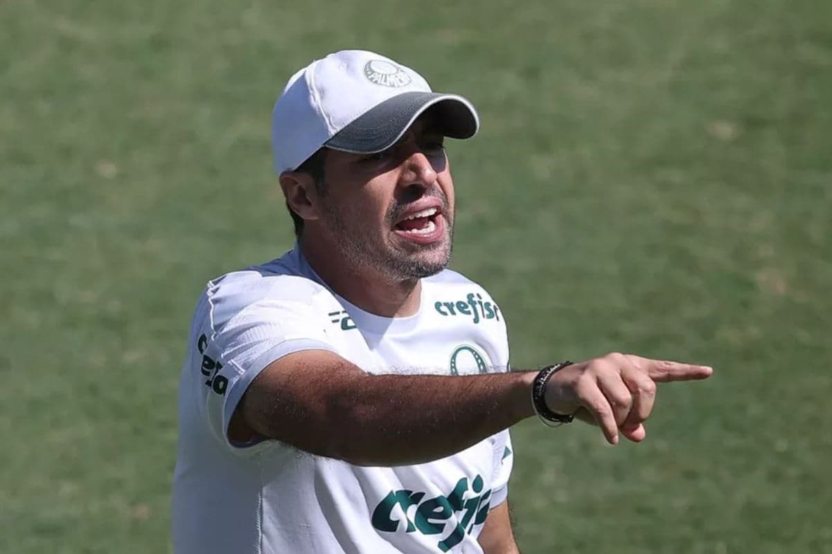 Treinador fez opção que irritou a torcida palmeirense